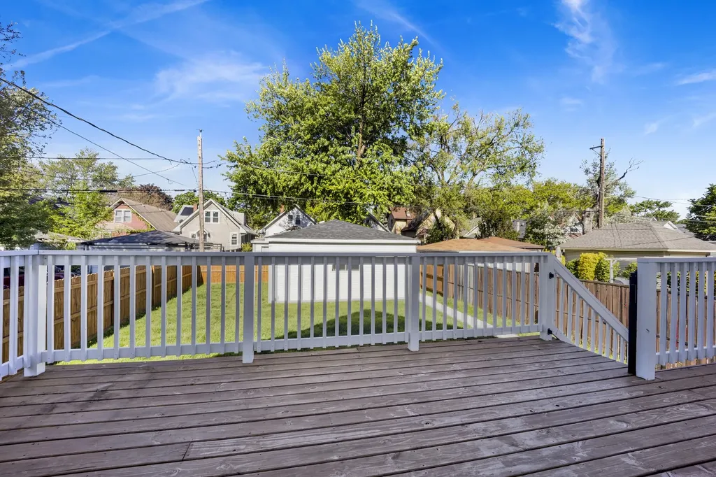 1122 North Latrobe Avenue Chicago IL 60651