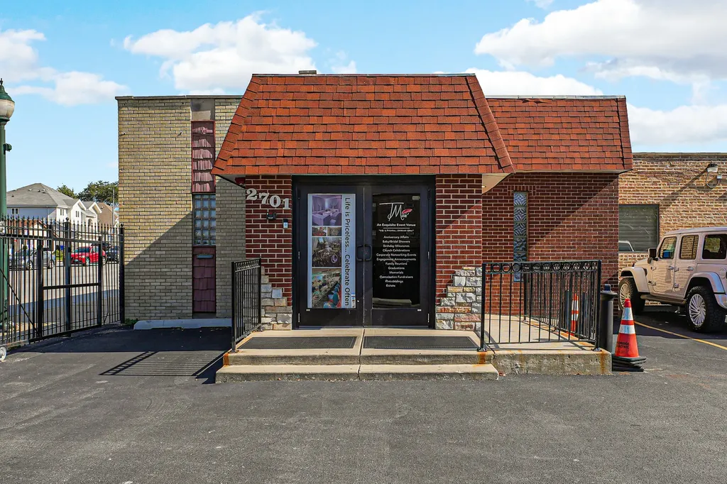 2701 West 87th Street Evergreen Park IL 60805