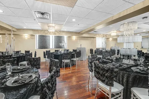 2701 West 87th Street Evergreen Park IL 60805