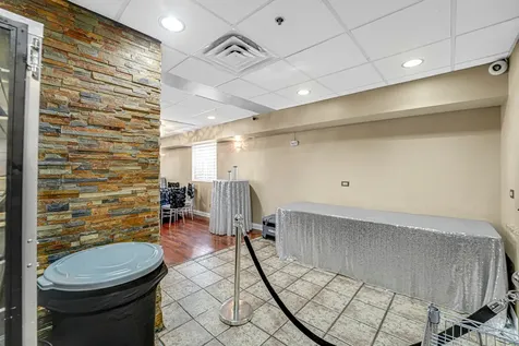 2701 West 87th Street Evergreen Park IL 60805