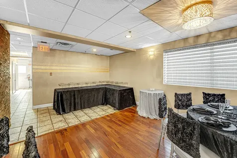 2701 West 87th Street Evergreen Park IL 60805