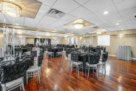 2701 West 87th Street Evergreen Park IL 60805