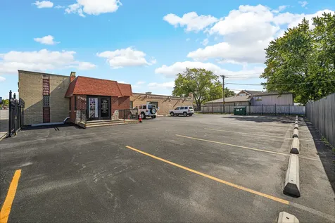 2701 West 87th Street Evergreen Park IL 60805