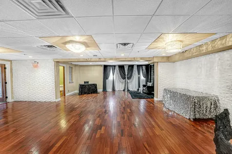 2701 West 87th Street Evergreen Park IL 60805