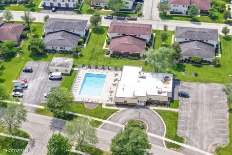 2 Dennis Court Schaumburg IL 60193