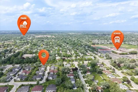 2 Dennis Court Schaumburg IL 60193