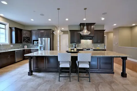 204 Donmor Drive Bloomingdale IL 60108