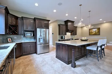 204 Donmor Drive Bloomingdale IL 60108