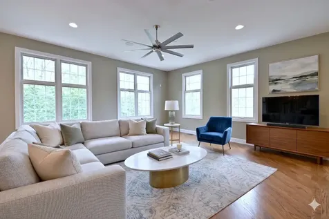204 Donmor Drive Bloomingdale IL 60108