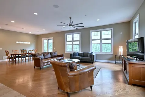204 Donmor Drive Bloomingdale IL 60108