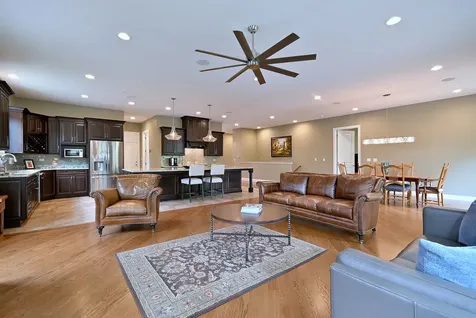 204 Donmor Drive Bloomingdale IL 60108