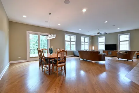 204 Donmor Drive Bloomingdale IL 60108