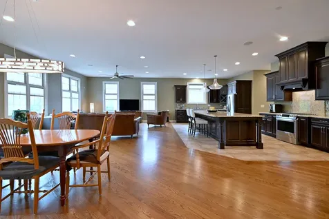 204 Donmor Drive Bloomingdale IL 60108