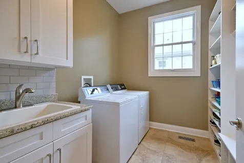 204 Donmor Drive Bloomingdale IL 60108