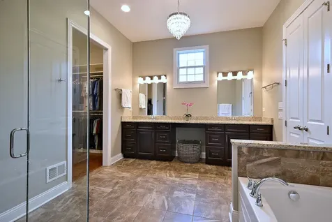 204 Donmor Drive Bloomingdale IL 60108