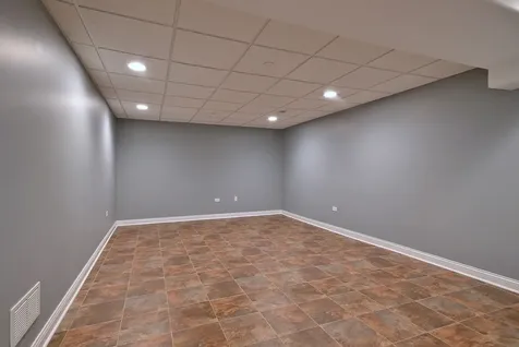 204 Donmor Drive Bloomingdale IL 60108
