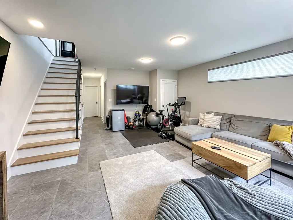 2528 West Polk Street Chicago IL 60612