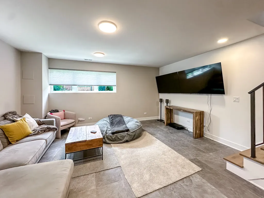 2528 West Polk Street Chicago IL 60612
