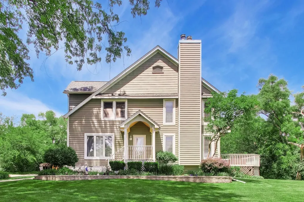 24W066 St Charles Road Wheaton IL 60187