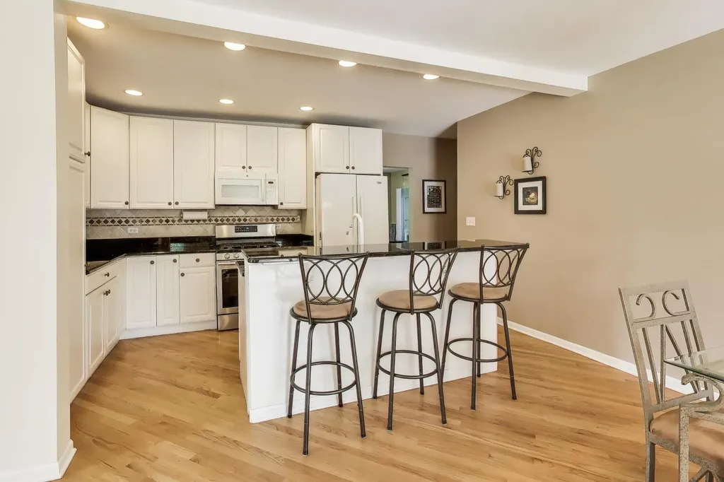 24W066 St Charles Road Wheaton IL 60187