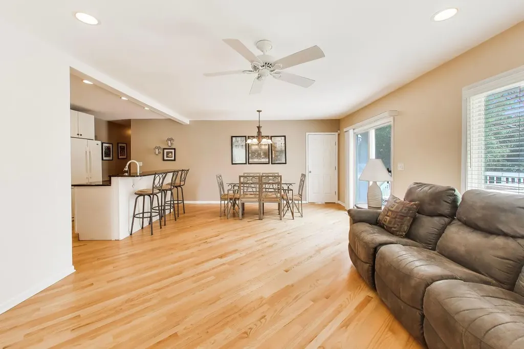 24W066 St Charles Road Wheaton IL 60187
