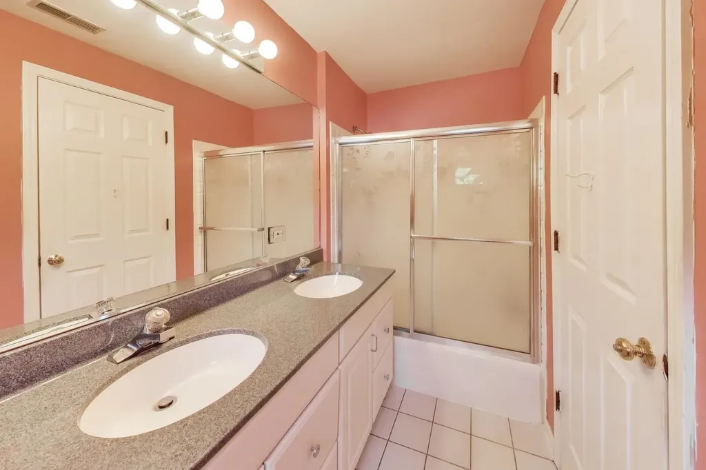 24W066 St Charles Road Wheaton IL 60187