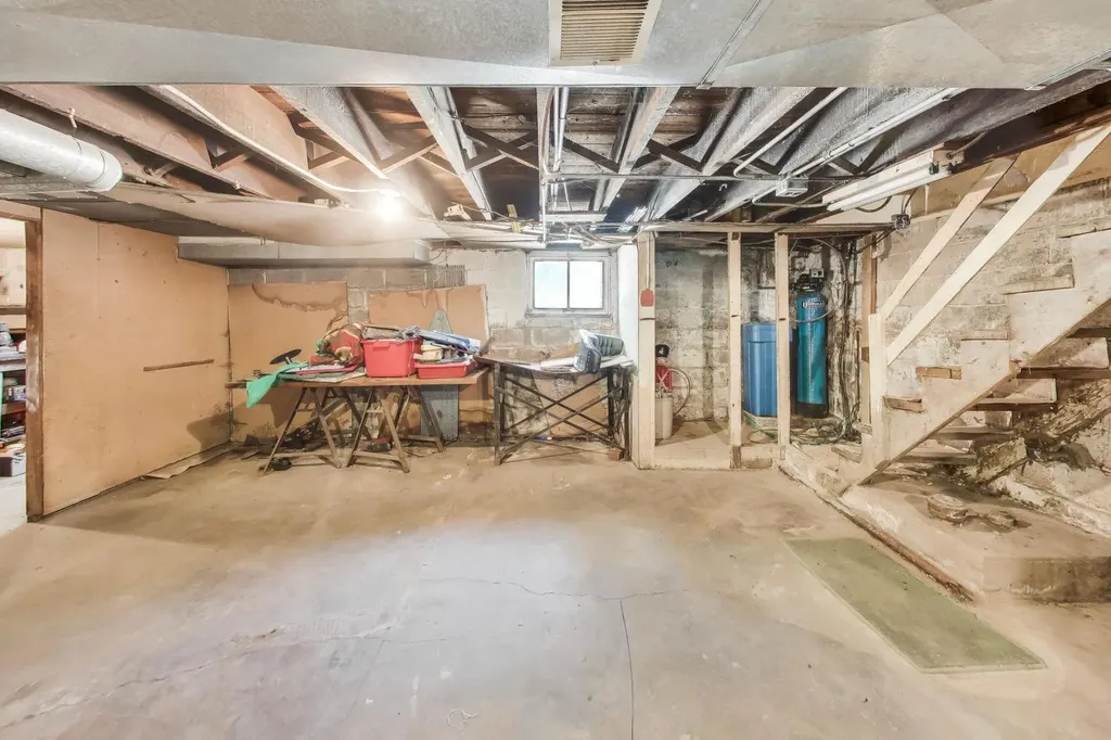 24W066 St Charles Road Wheaton IL 60187