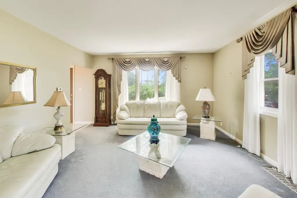 24W066 St Charles Road Wheaton IL 60187