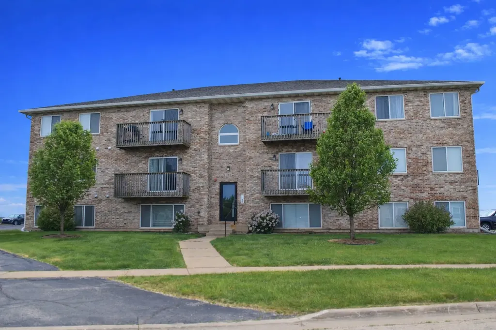 565 North Strack Street Cortland IL 60112
