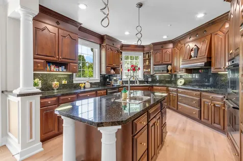 10 Clubside Court Burr Ridge IL 60527
