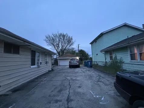 41 Circle Drive Dixmoor IL 60426