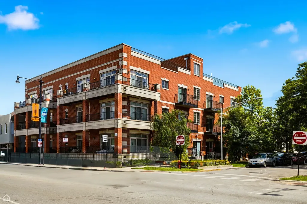 4755 North Kilbourn Avenue Chicago IL 60630