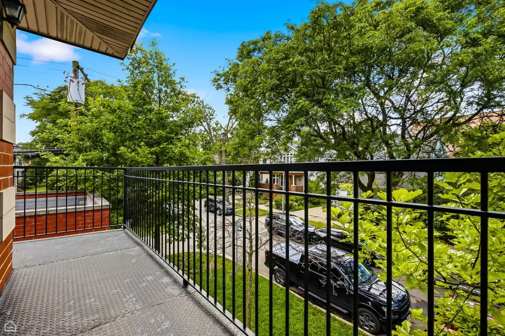4755 North Kilbourn Avenue Chicago IL 60630