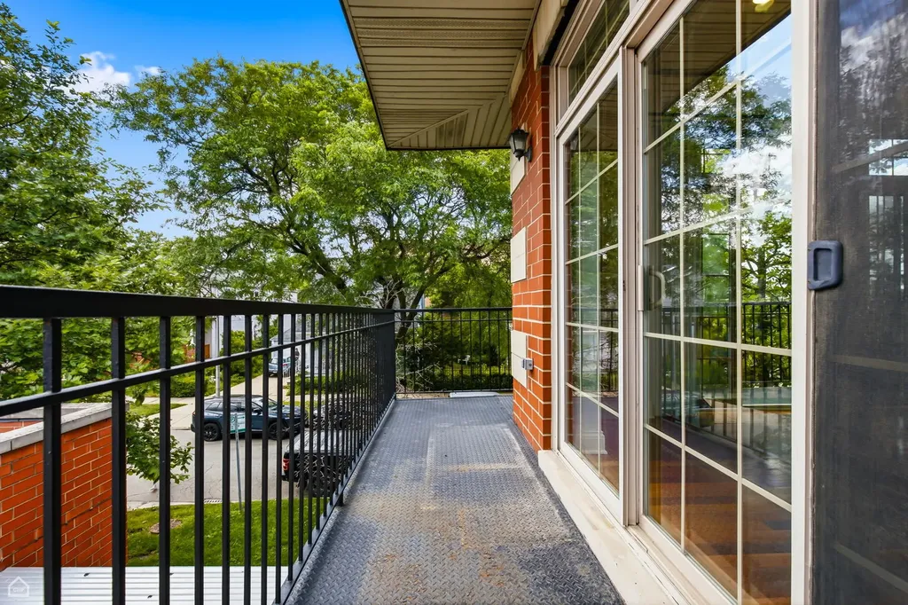 4755 North Kilbourn Avenue Chicago IL 60630