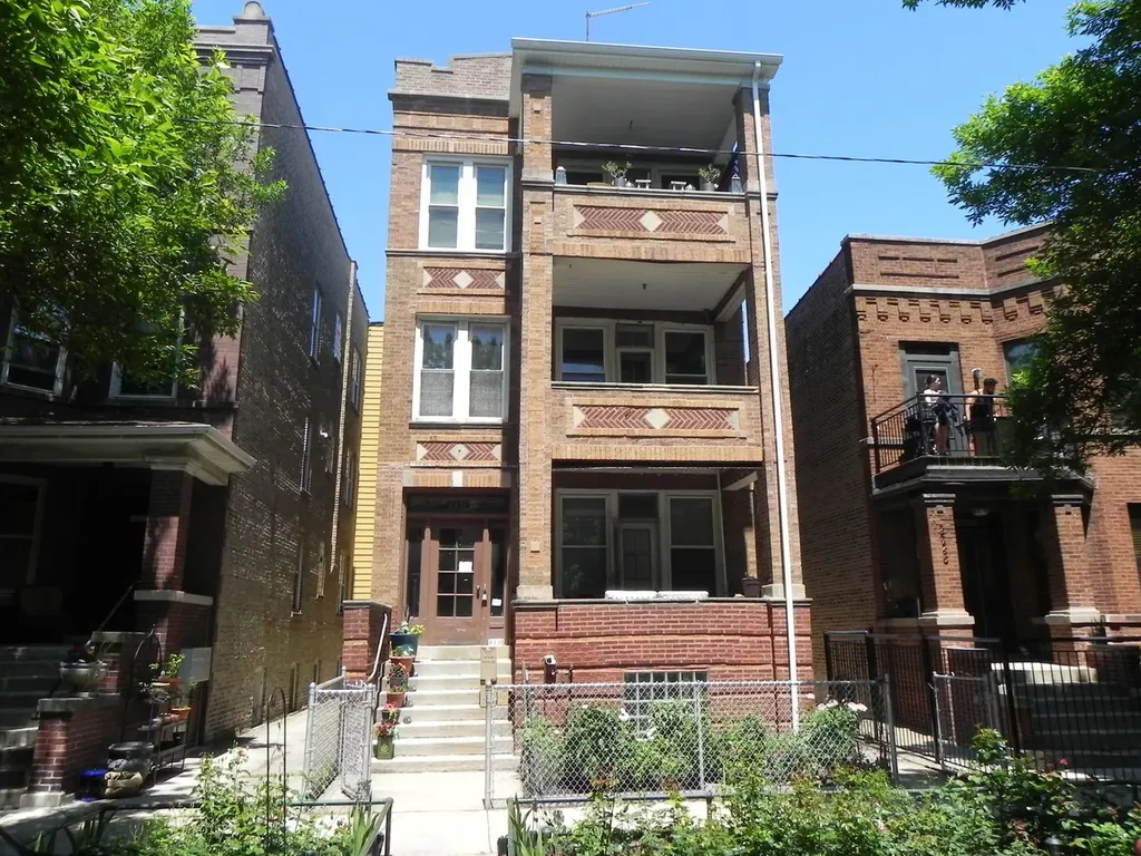 2330 West Thomas Street Chicago IL 60622