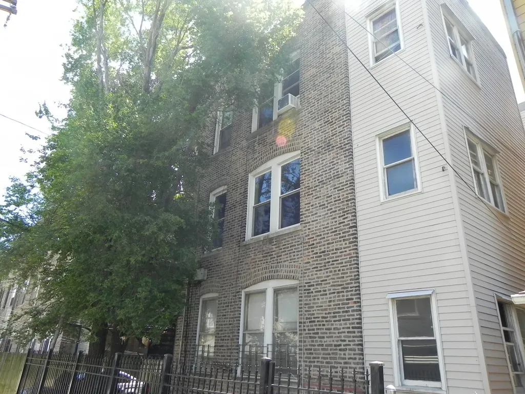 2330 West Thomas Street Chicago IL 60622