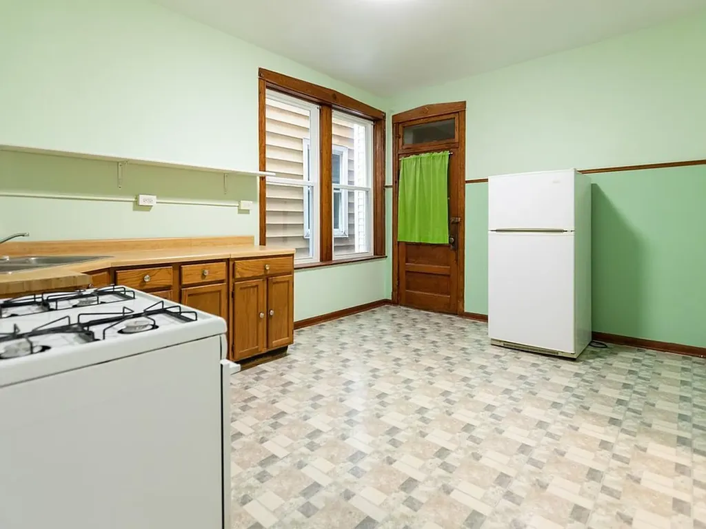 2330 West Thomas Street Chicago IL 60622