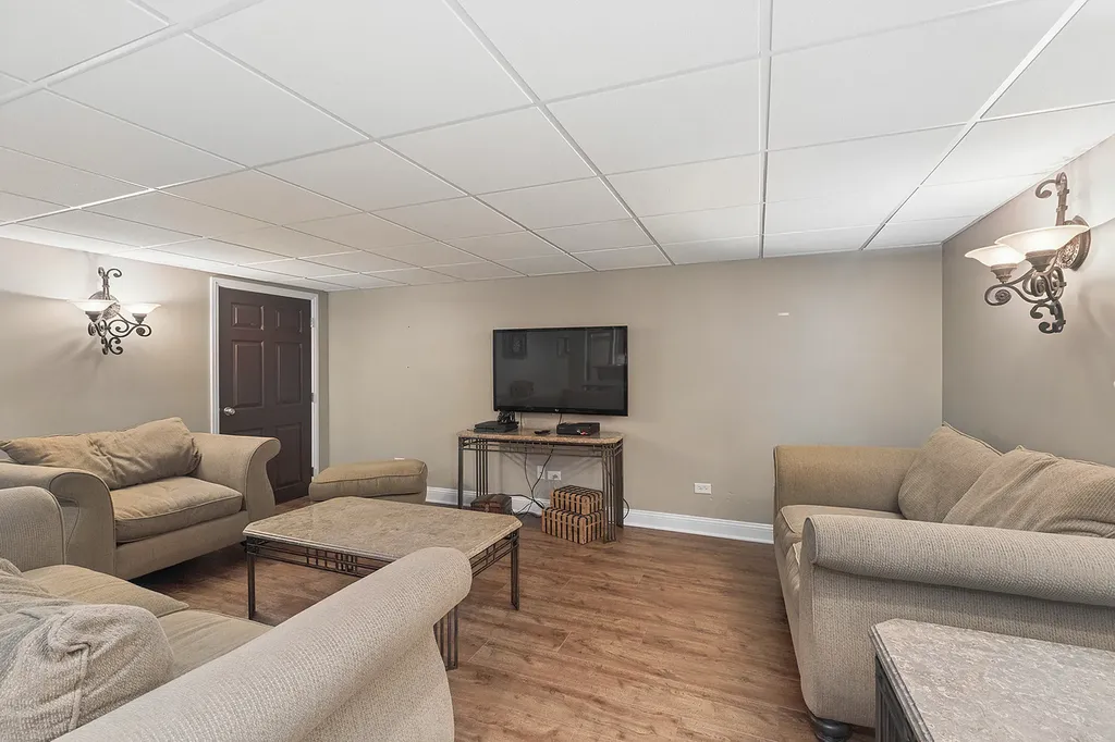 17320 Elk Drive Orland Park IL 60467
