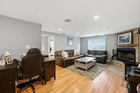 8549 Blue Ridge Avenue Hickory Hills IL 60457