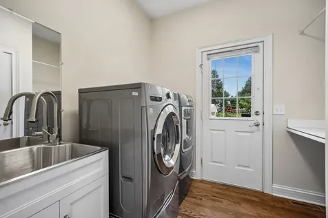 493 Bond Drive Batavia IL 60510