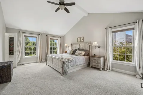 493 Bond Drive Batavia IL 60510