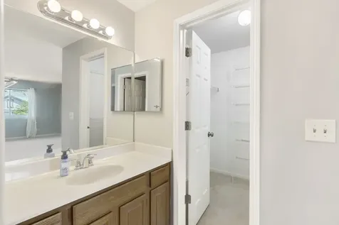 330 Wethington Drive Wauconda IL 60084