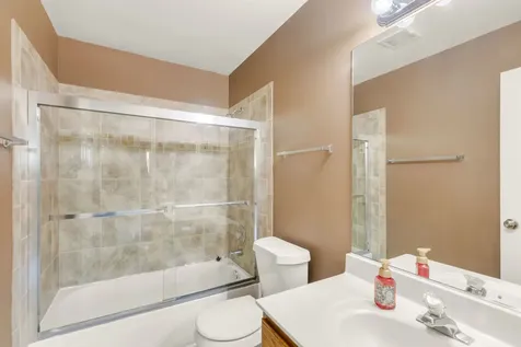330 Wethington Drive Wauconda IL 60084