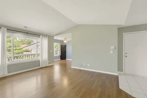 330 Wethington Drive Wauconda IL 60084