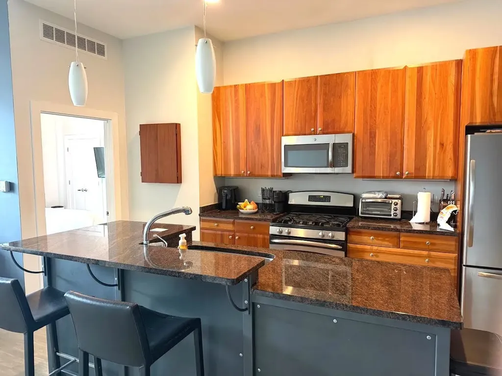 725 North Aberdeen Street Chicago IL 60607
