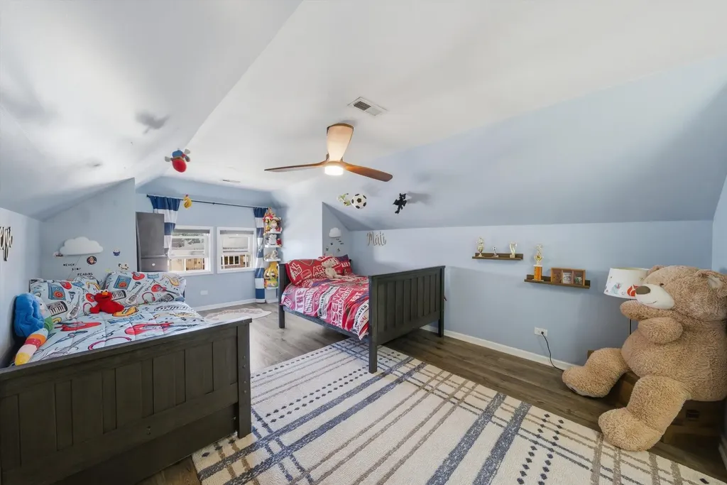 2937 North Nagle Avenue Chicago IL 60634