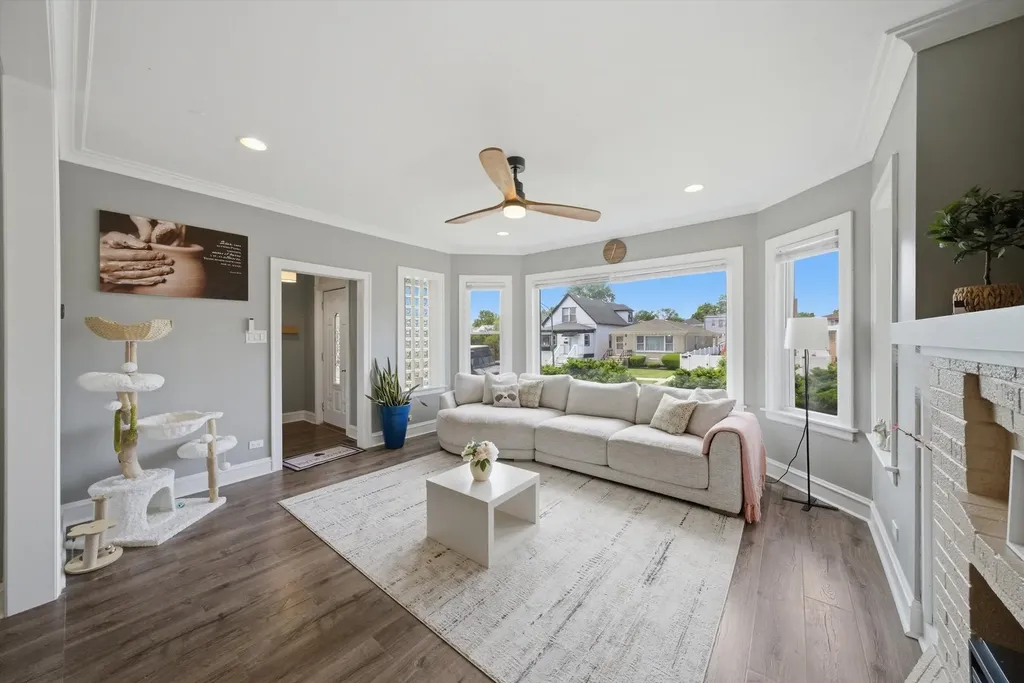 2937 North Nagle Avenue Chicago IL 60634