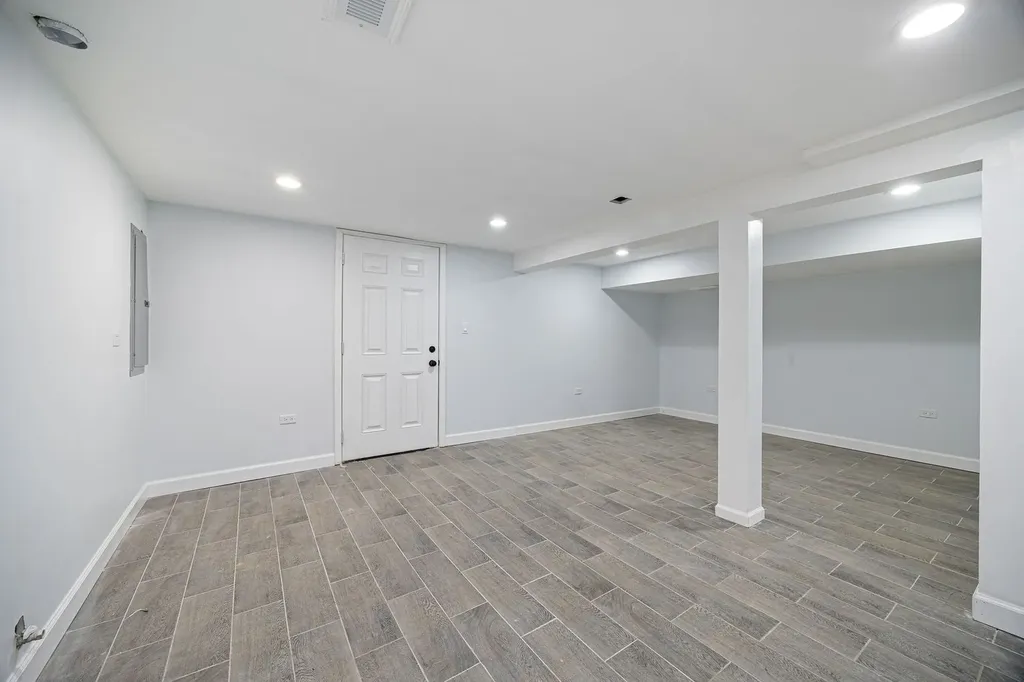1132 North Waller Avenue Chicago IL 60651