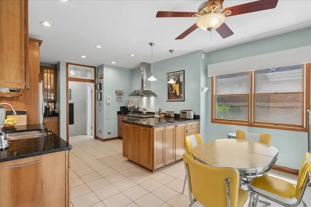 3242 North New England Avenue Chicago IL 60634