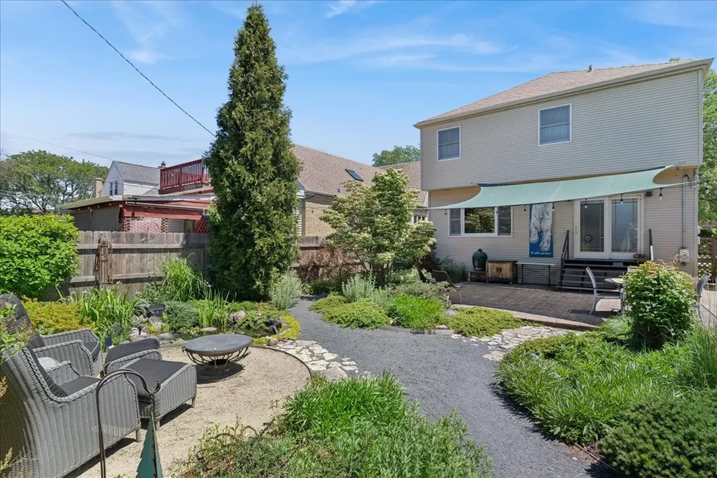 3242 North New England Avenue Chicago IL 60634